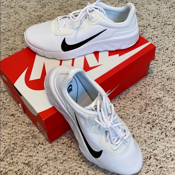 nike explore strada outfit